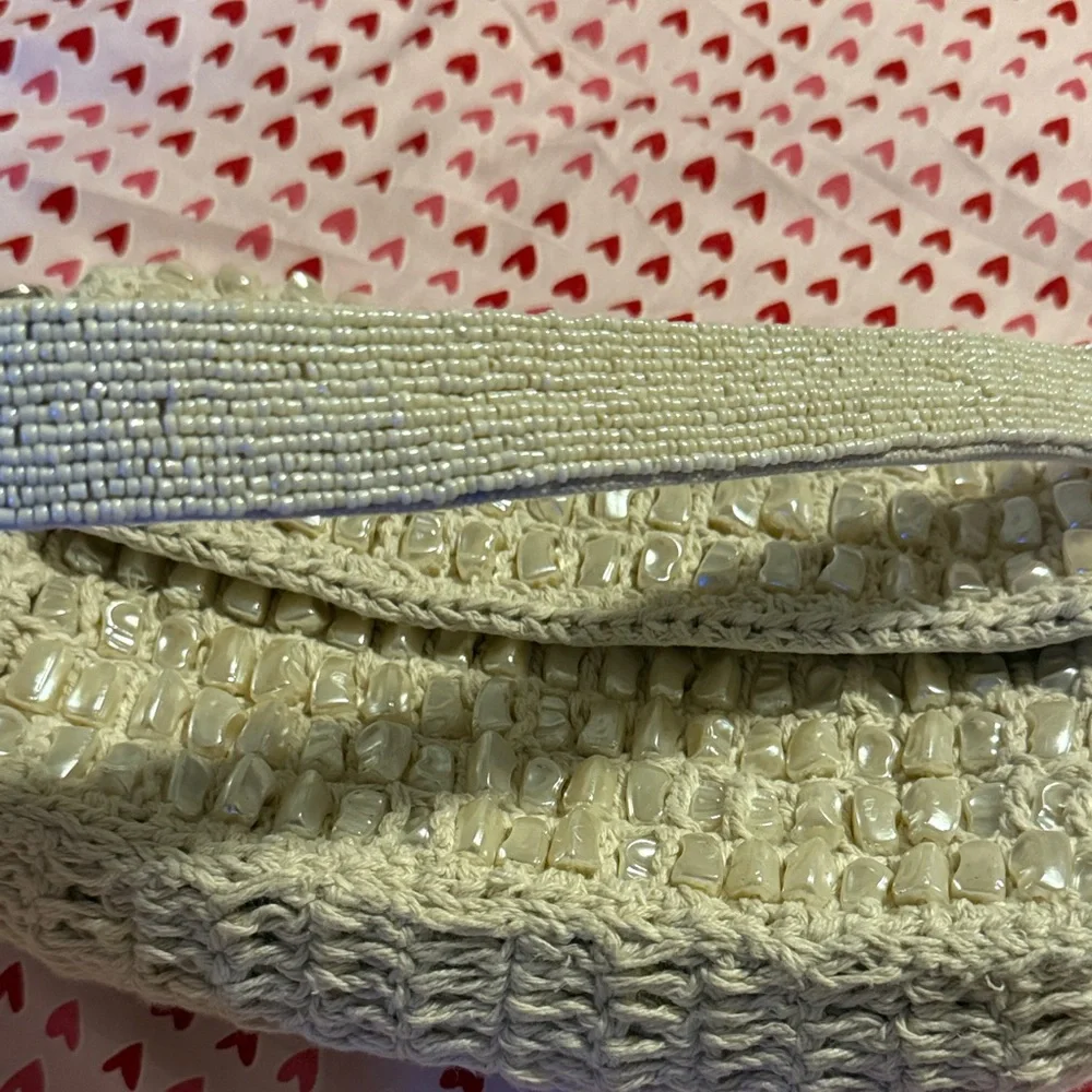 Chic Cream Shoulder Bag - Picture 3 of 5